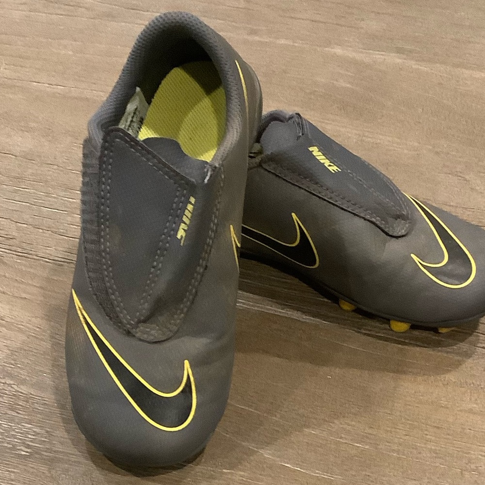 Nike velcro cleats soccer football Grey yellow 11.5